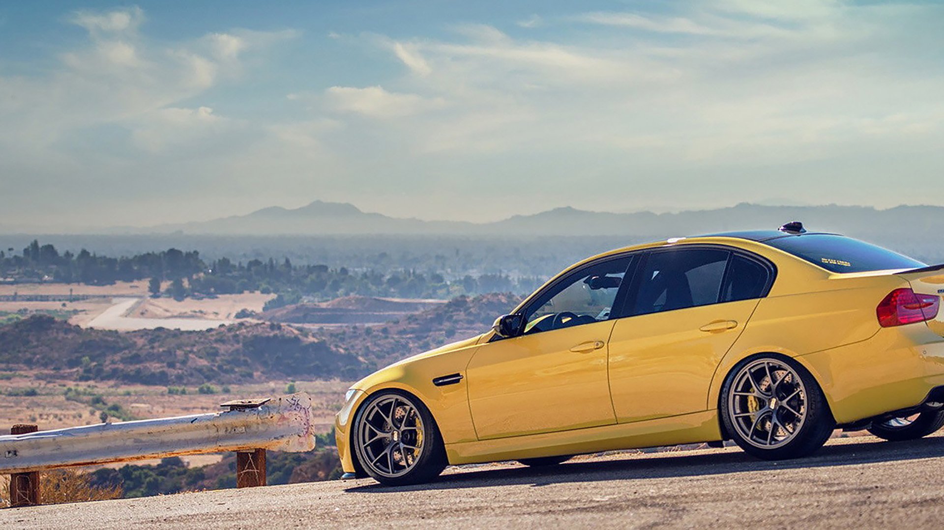 巴黎签下一名欧洲最耀眼的中场，战术多样化，巴黎中锋是谁