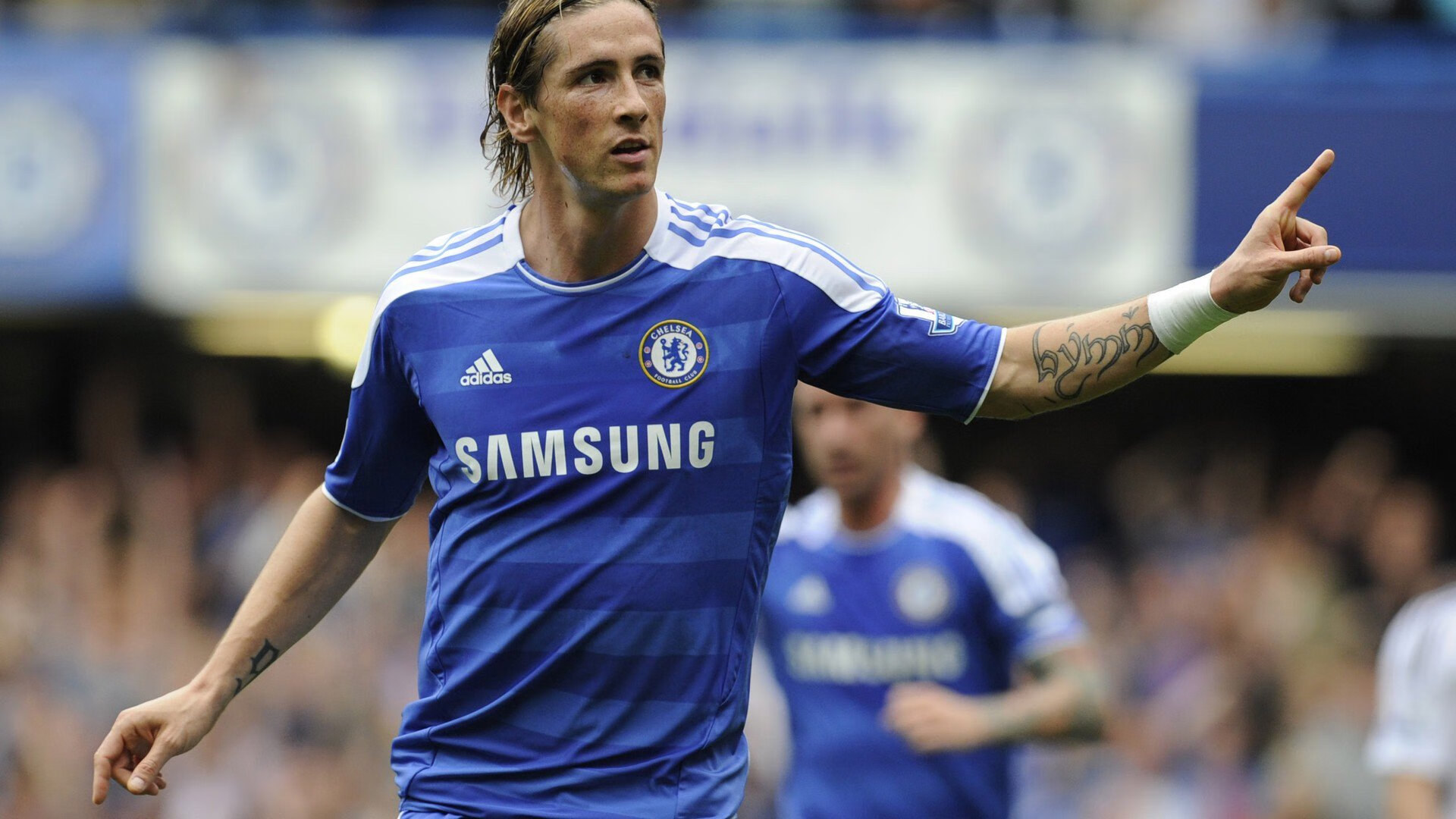 贝尔哈德·福特：稳固防线和突破进攻的全能球员，贝尔福特老婆